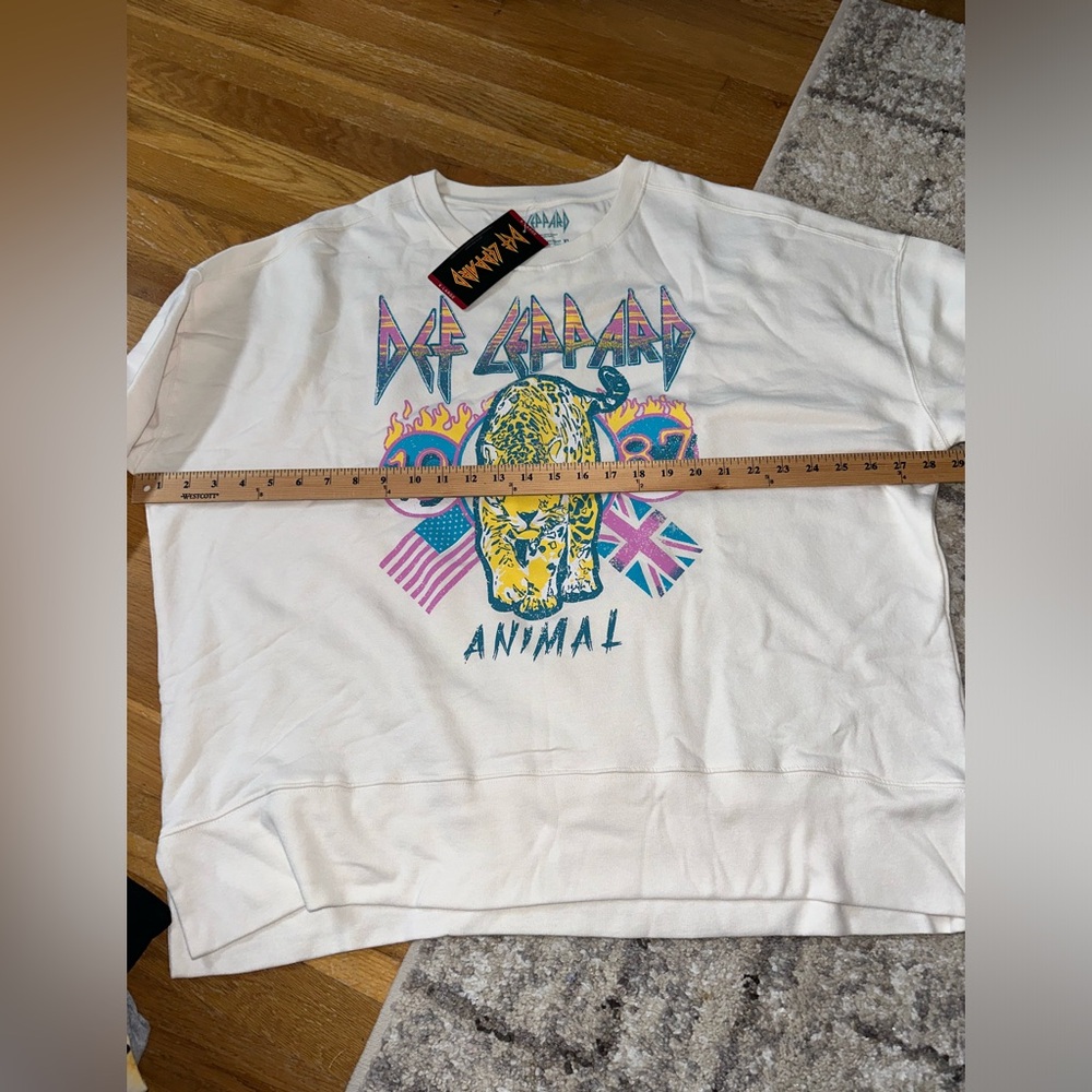 NWT DEF LEPPARD ANIMAL 1987 CREW NECK BRIGHT IVORY XL XLARGE BAND SWEATSHIRT